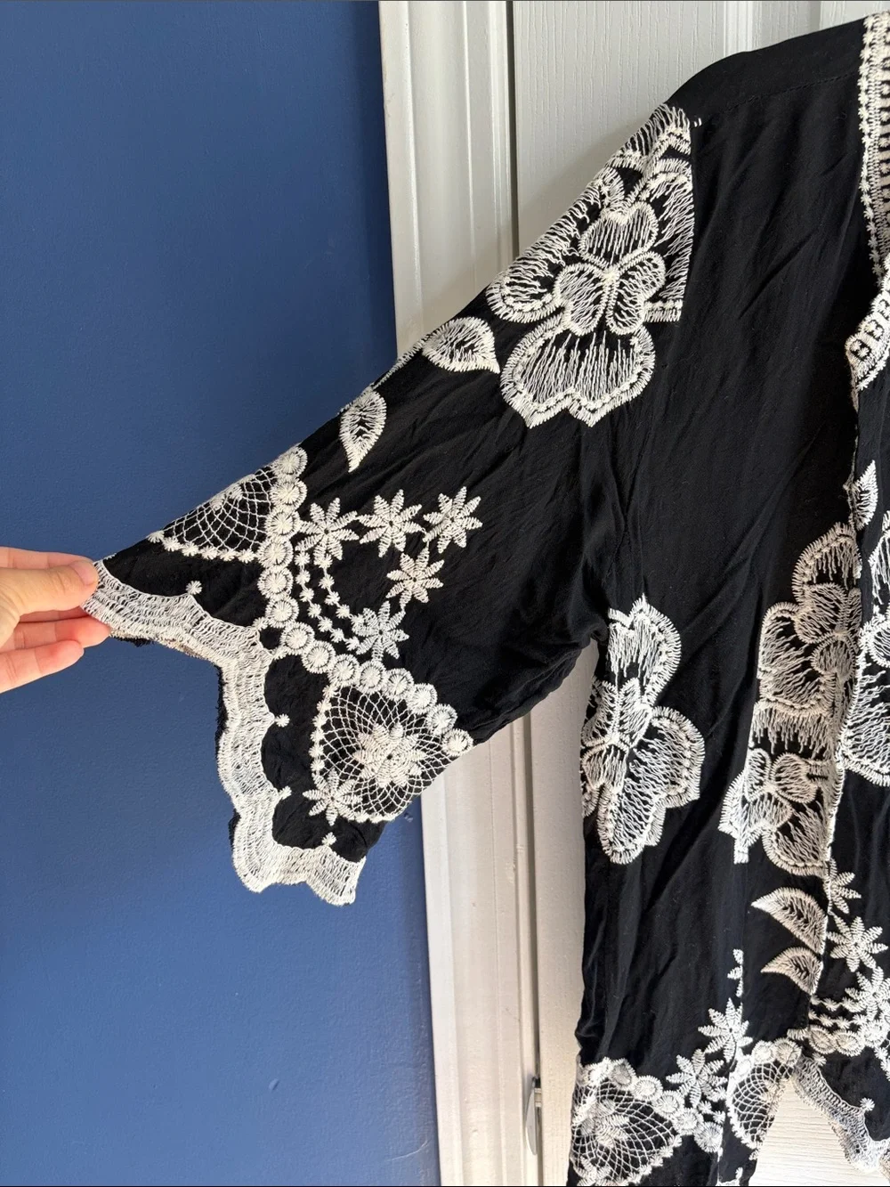 Solitaire floral embroidered